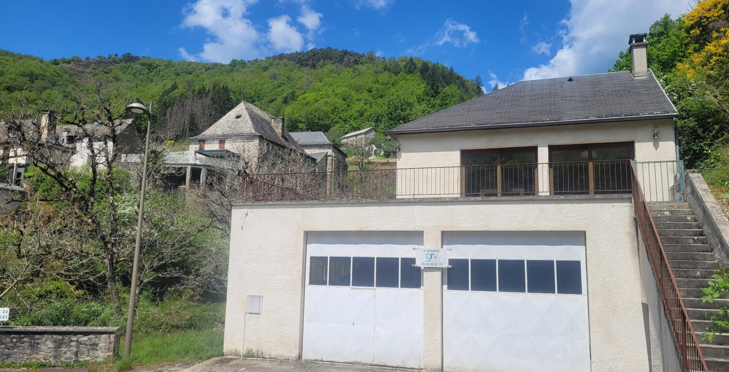 Maison avec très grand garage-atelier au bord du Lot (Cassaniouze, 15) — photo 1