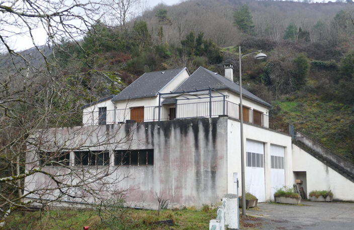 Maison avec très grand garage-atelier au bord du Lot (Cassaniouze, 15) — photo 2