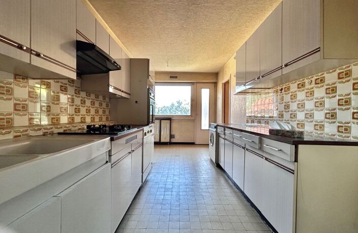 ALBERTVILLE (73) - Appartement Type 4 à rénover + Garage + Cave — photo 2