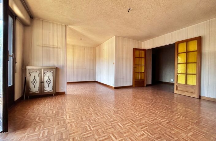 ALBERTVILLE (73) - Appartement Type 4 à rénover + Garage + Cave — photo 4