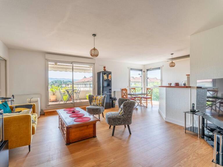 Appartement 85m2, 3 chambres, terrasse, cave et garage en sous-sol sécurisé — photo 1