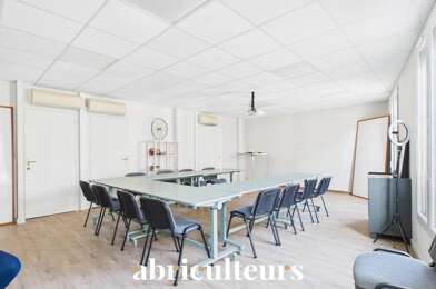 Bureau 4 pièces 700 €