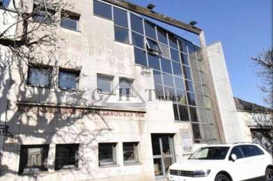 Local industriel  1230000 €