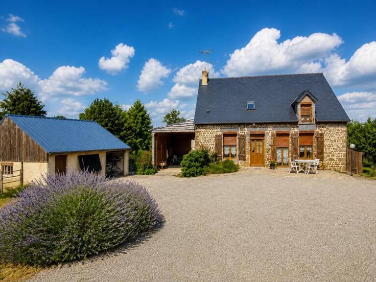 Maison de 7 pièces de 110 m² à Juvigny-Val-d'Andaine — photo 1
