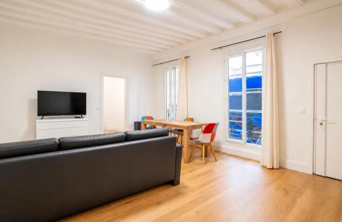 Appartement - 2 pièces - 42 m² - Rue des Écouffes - Paris — photo 2