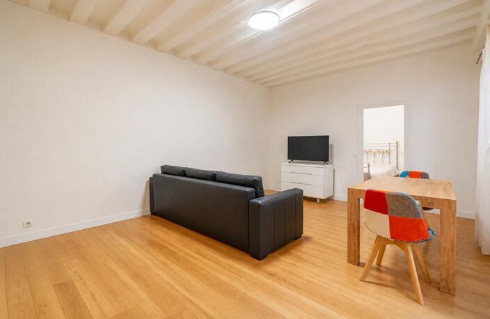 Appartement - 2 pièces - 42 m² - Rue des Écouffes - Paris — photo 3