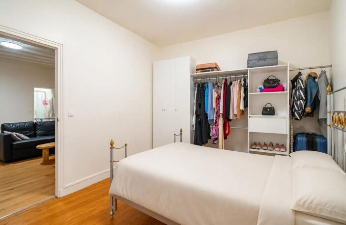 Appartement - 2 pièces - 42 m² - Rue des Écouffes - Paris — photo 5