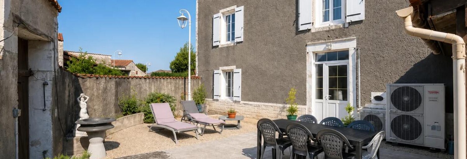 Maison 6 Pièces 180 m² à vendre à Villiers-Couture (17510)