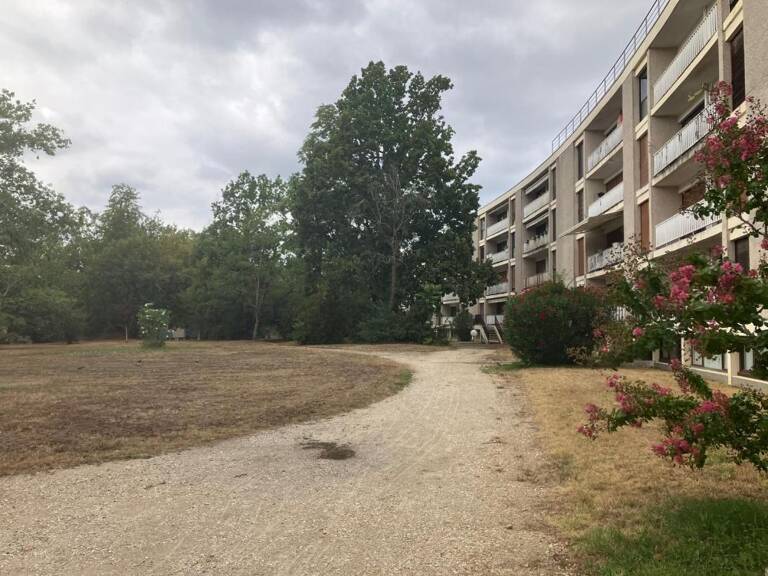 Appartement À Louer — photo 1