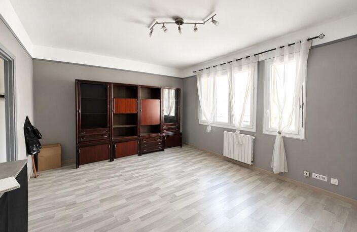 Appartement À Vendre T3 75m2 Toulon Pont du Las — photo 2