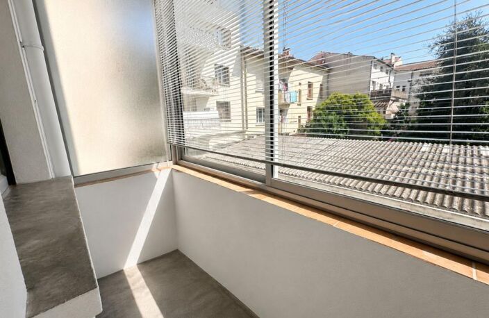 Appartement À Vendre T3 75m2 Toulon Pont du Las — photo 3