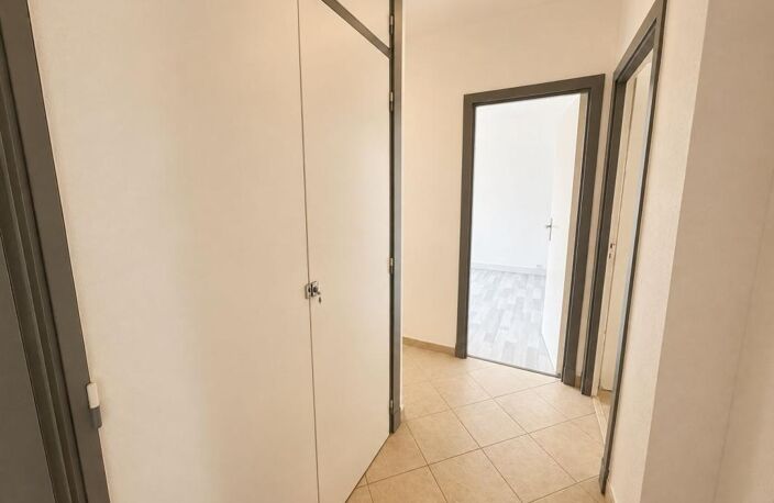 Appartement À Vendre T3 75m2 Toulon Pont du Las — photo 5