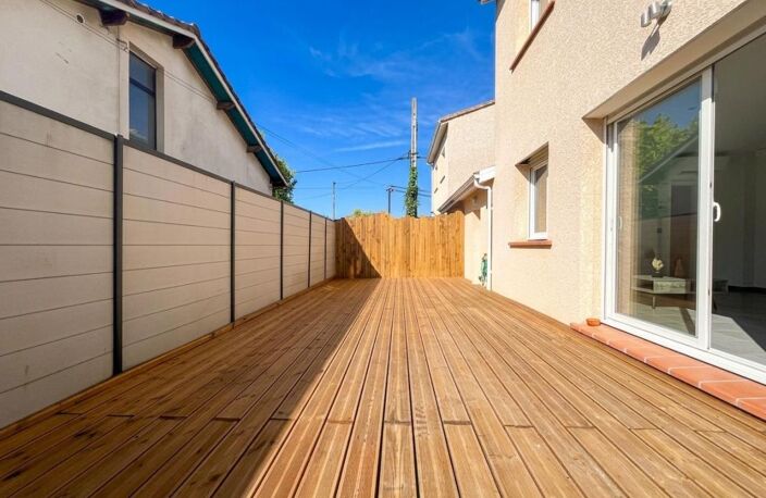 Location Meublée Aucamville Un havre de paix moderne et lumineux : Maison T4 avec bureau indépendant et beau jardin — photo 3