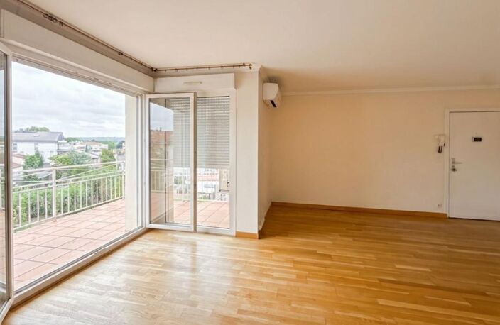 Appartement T4 lumineux avec balcon, garage et piscine — Secteur Place de l'Ormeau — photo 2