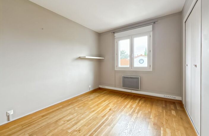 Appartement T4 lumineux avec balcon, garage et piscine — Secteur Place de l'Ormeau — photo 4