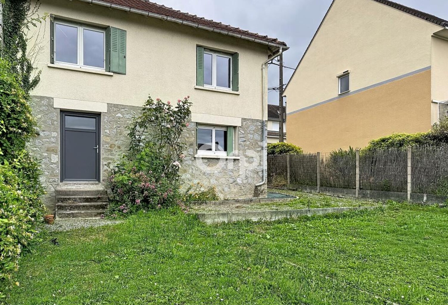Maison À Vendre — photo 1