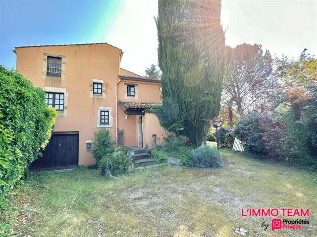 Cahors, maison 5 chambres sur près de 1400 m2 de terrain avec piscine — photo du bien