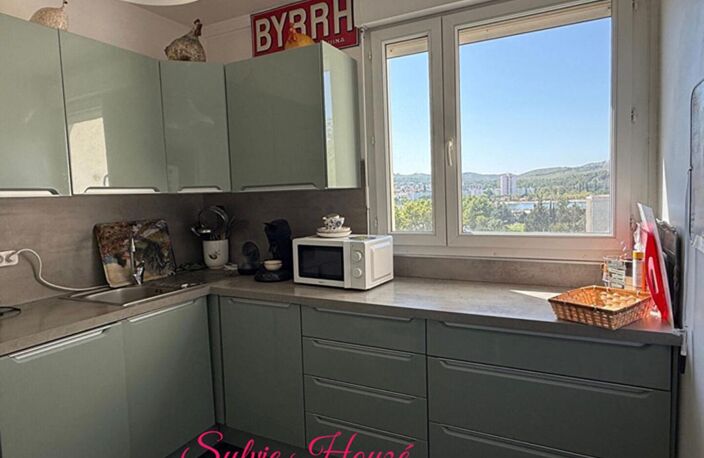 Très beau T2 avec ascenseur, balcon et vue sur le canal — photo 2