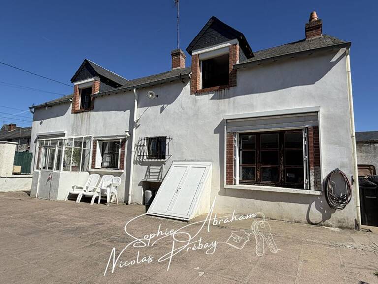 Maison en pierres avec grand terrain et grange — photo 1