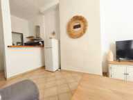 A SAISIR  AVIGNON INTRA MUROS : T2  BIEN ENTRETENU — photo 2