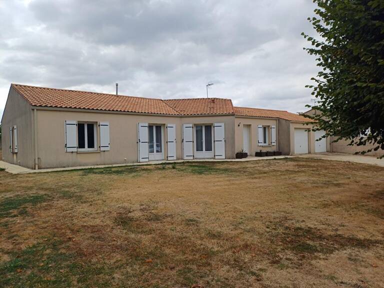 Saint Gelais - 5' Chauray - Plain-pied 4 chambres — photo 1