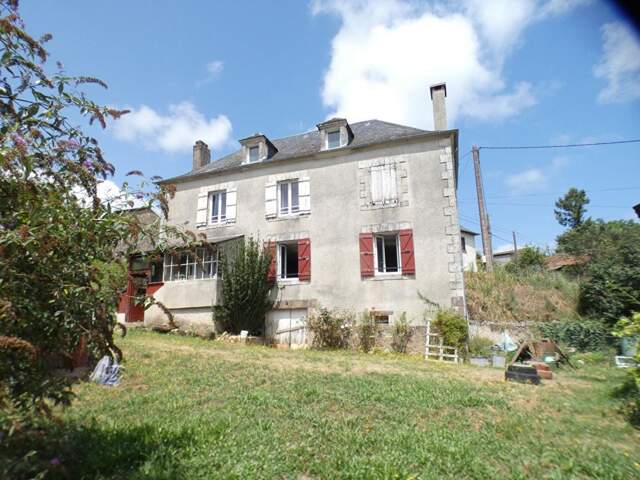 Maison avec 3 chambres entièrement rénovée, grange et four à pain — photo du bien