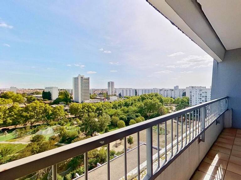 Bordeaux (33300) — Spacieux T5 de 104 m² avec balcons, vue dégagée et parking ! — photo 1