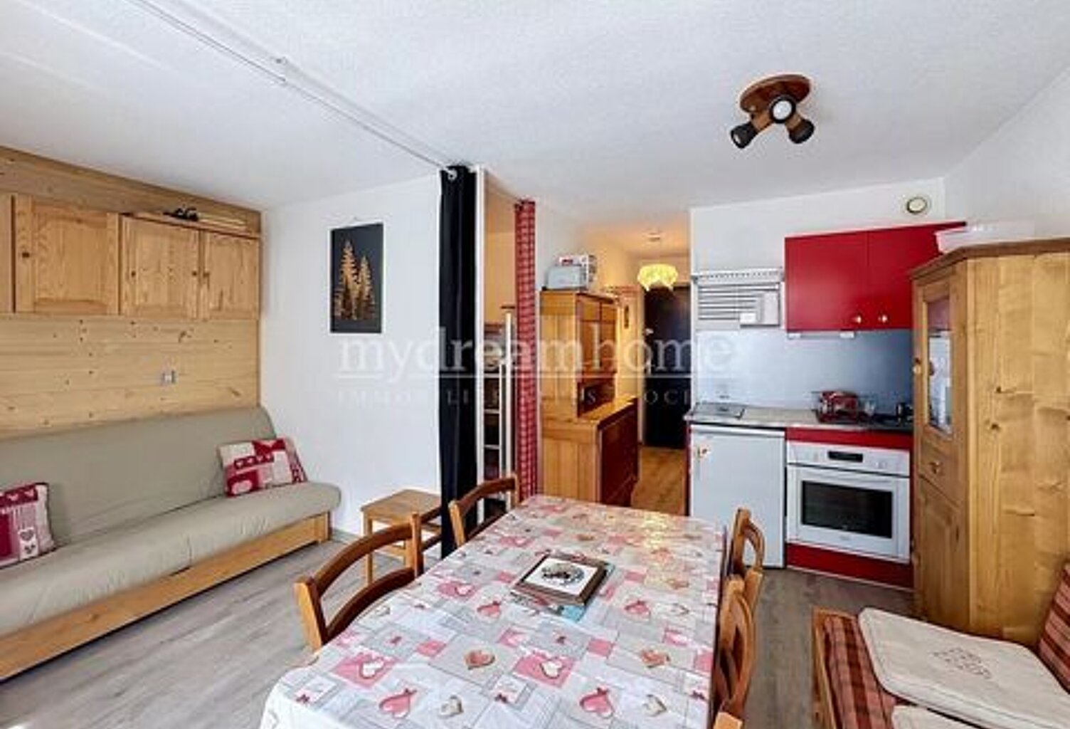 Studio avec coin nuit de 23,71m² à Flumet (73590) — photo 1