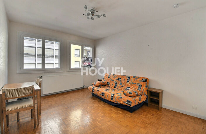 Place Guichard, appartement T1 de 34 m², rénové avec cave à proximité de la Mairie du 3ème arrondissement de Lyon (69003) — photo 2