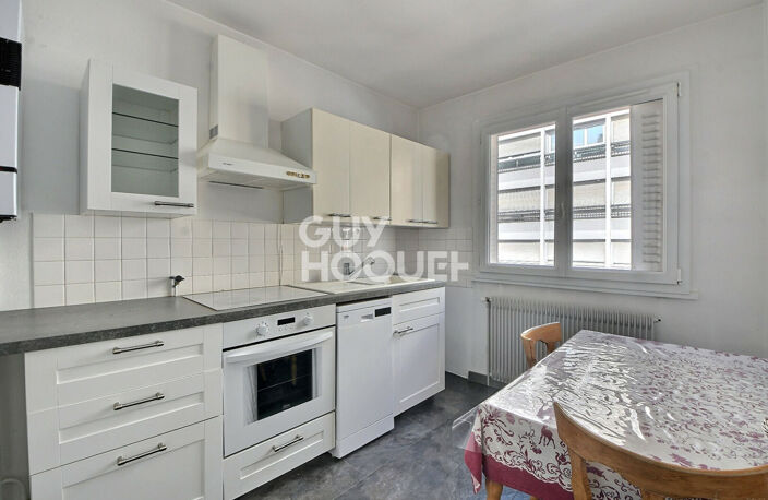 Place Guichard, appartement T1 de 34 m², rénové avec cave à proximité de la Mairie du 3ème arrondissement de Lyon (69003) — photo 4