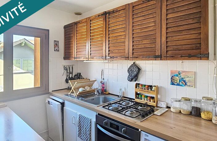 Appartement T2 rénové 54 m² habitables / 33 m² Carrez  Dernier étage  Quartier des Romains  Annecy — photo 4