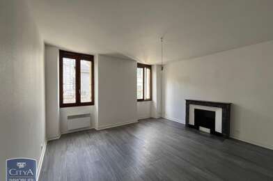 Appartement 4 pièces 982 €