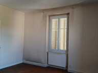 Maison de ville avec jardin et vaste espace aménageable. — photo 2
