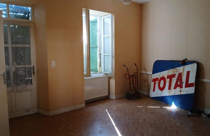 Maison de ville avec jardin à rénover — photo 4