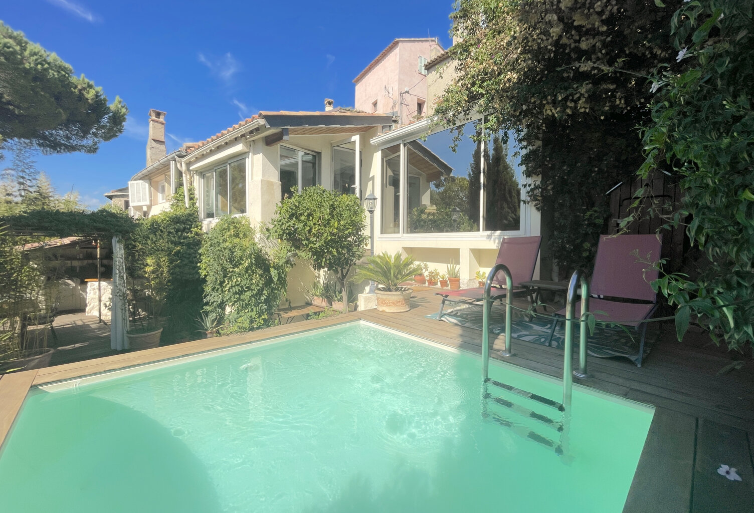 HAUT DE CAGNES Adorable maison de village 2/3 chambres jardi — photo 1