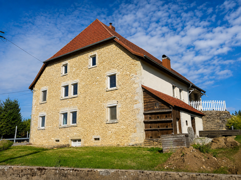 SAINT-JULIEN-LES-RUSSEY - GRANDE MAISON DE CARACTERE — photo 1