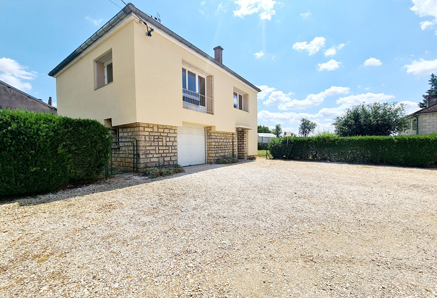 Pavillon sur sous sol  en parfait état avec chauffage économique — photo 1