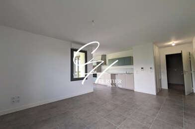 Appartement 3 pièces 865 €