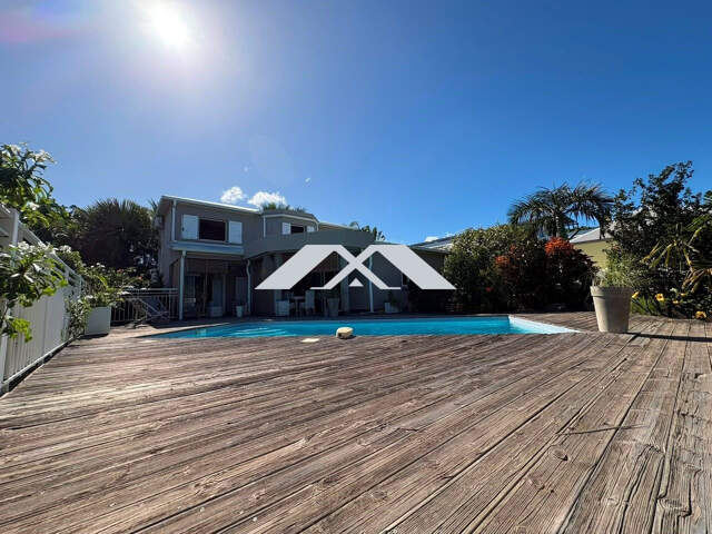 Maison à vendre Saint Pierre — photo du bien