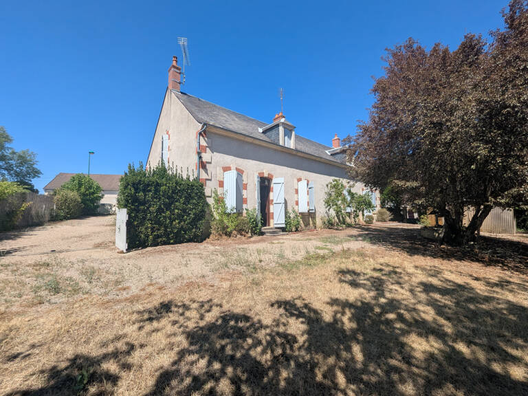 Maison de ville avec dépendances et jardin ! — photo 1