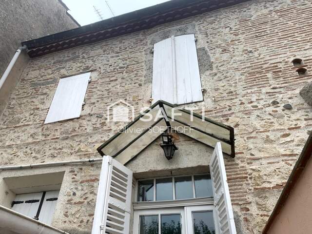 Idéal pour petite famille cherchant proximité des commerces. — photo du bien
