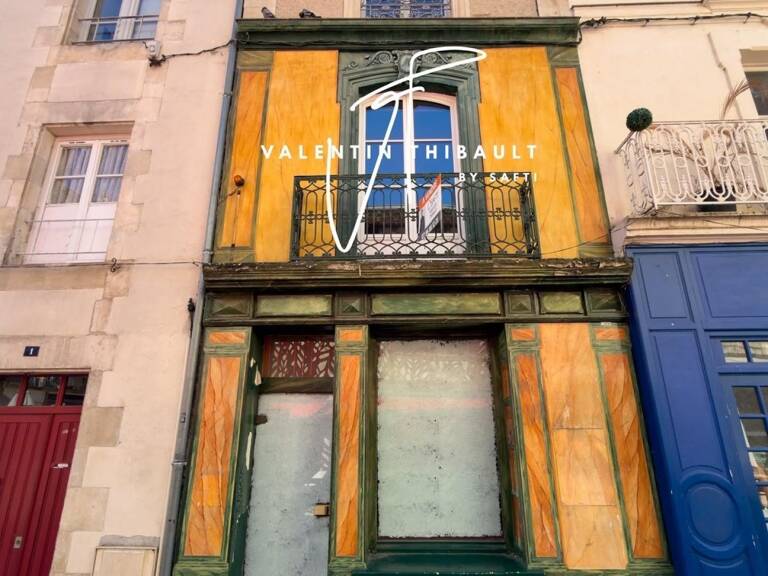 Poitiers Centre-ville Plateau  Local commercial 85 m² avec vitrine, Rue Saint-Nicolas — photo 1