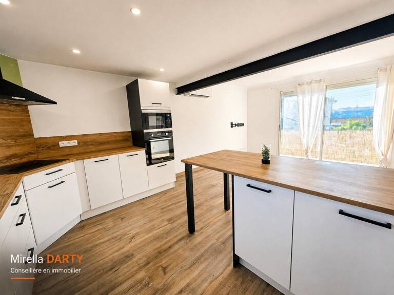 Maison rénovée, jardin clos et beau potentiel — photo 1