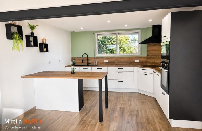 Maison rénovée, jardin clos et beau potentiel — photo 2