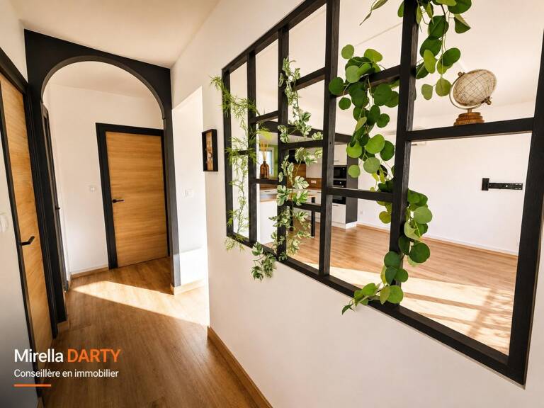 Maison rénovée, jardin clos et beau potentiel — photo 1