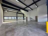 LOCAL COMMERCIAL BUREAUX  190 M2 — photo 2