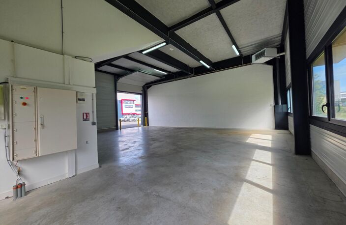 LOCAL COMMERCIAL BUREAUX  190 M2 — photo 3