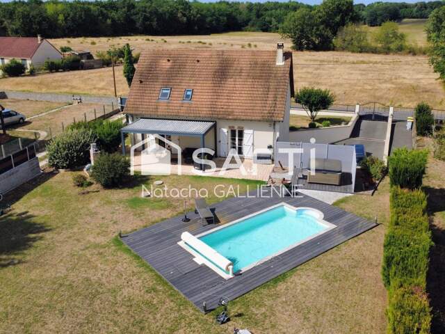 Belle maison familiale sur sous-sol avec piscine — photo du bien