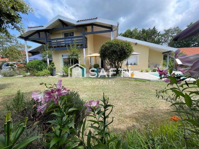 Centre ville, magnifique villa d'architecte T6, garage 50 m², grand terrain, piscine — photo du bien