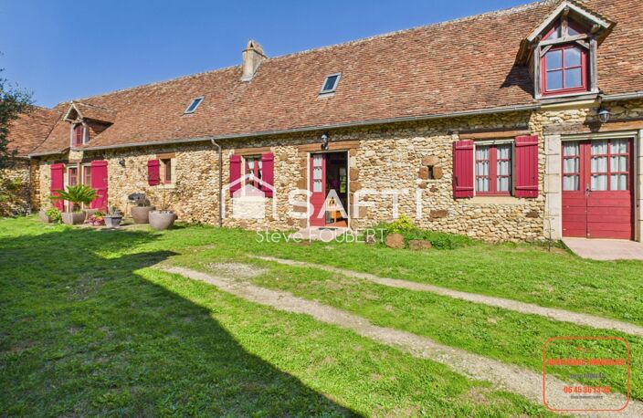 Belle Périgourdine aux pieds du château — photo 2